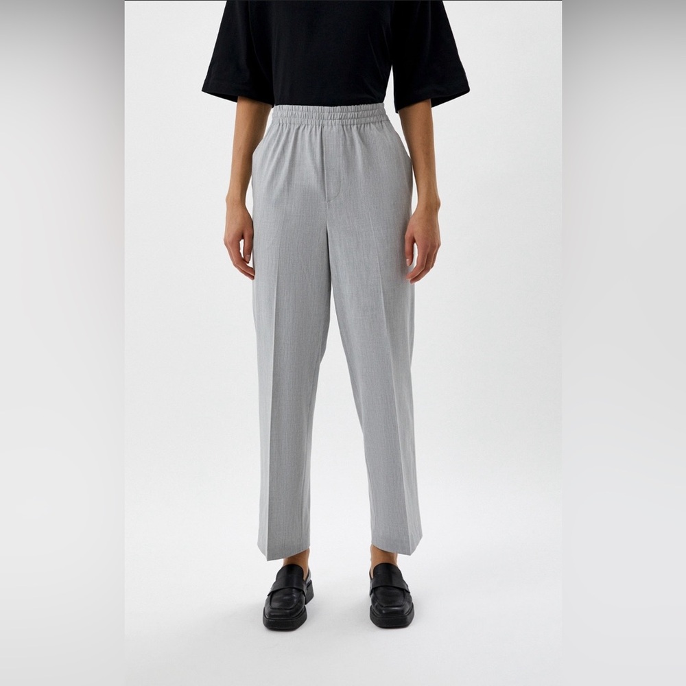 Uniqlo Ultra Light Grey Wide Leg Straight Pull On Pants Office Tailored Comfort